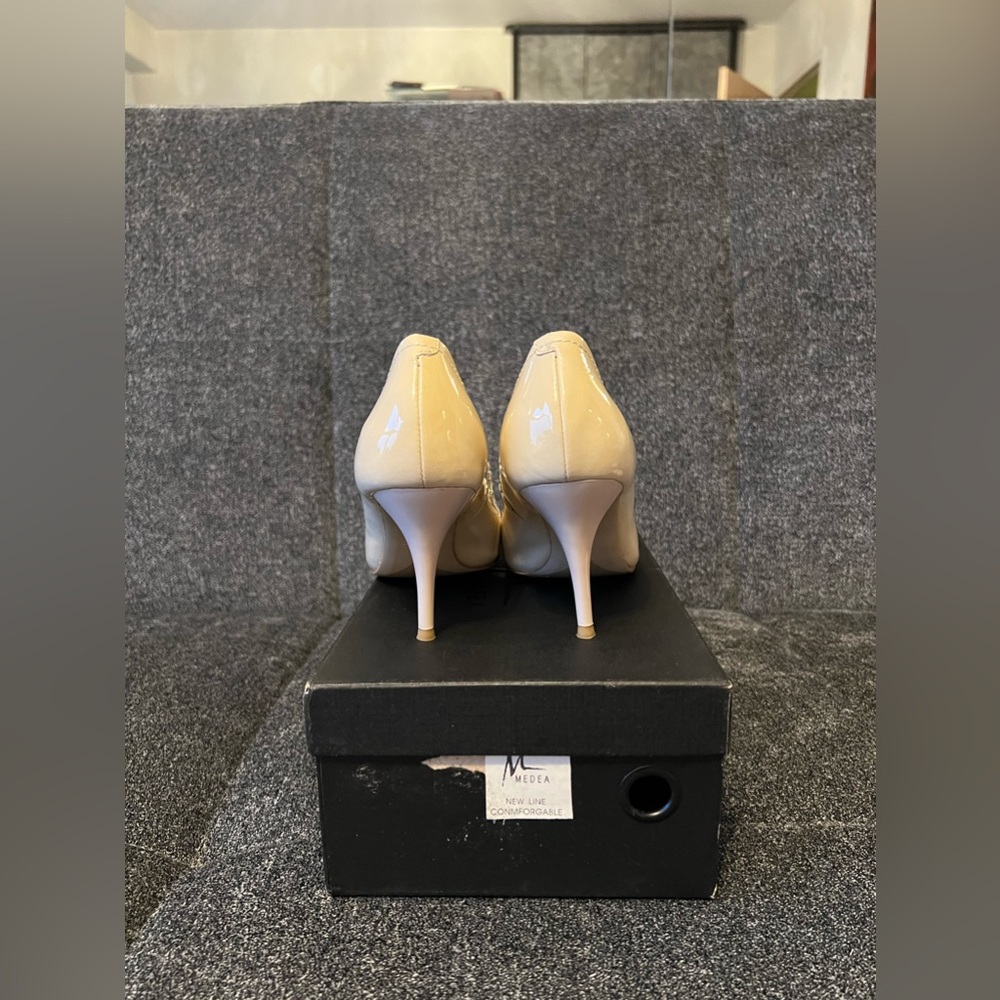 Beige Shoes - Picture 4 of 5